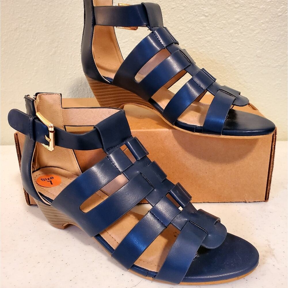 Sz 7 CHARMING LADY Navy Blue Strappy Faux-stacked Faux-leather Buckle Sandals